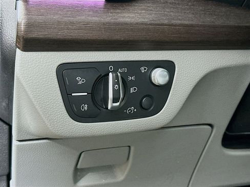 Used 2021 Audi Q5 Prestige image 10