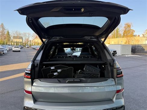 Certified 2024 BMW X7 xDrive40i w/ M Sport Package image 35