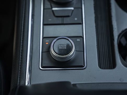 Used 2018 Ford Expedition XLT w/ Equipment Group 202A AWD/4WD image 37