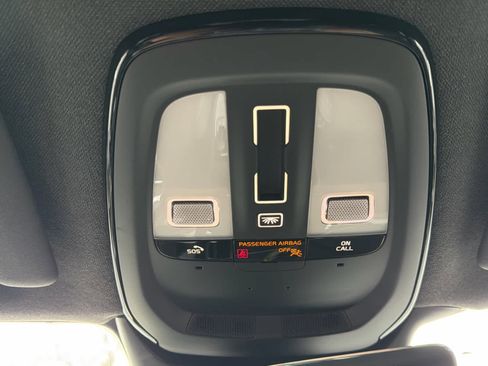 Certified 2022 Volvo XC40 P8 Recharge Plus image 34