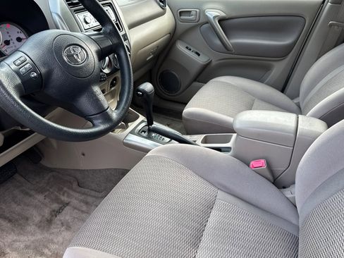 Used 2005 Toyota RAV4 Base image 11