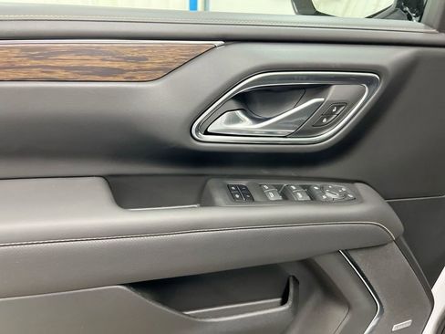 Used 2023 Chevrolet Tahoe Premier AWD/4WD image 22