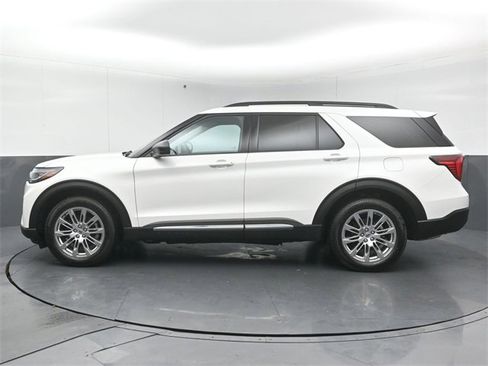 Certified 2025 Ford Explorer Active w/ Active Comfort Package image 8