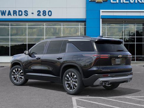 New 2026 Chevrolet Traverse LT image 3