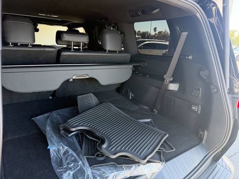 Used 2024 Lexus GX 550 w/ Accessory Package (Z1) AWD/4WD image 29