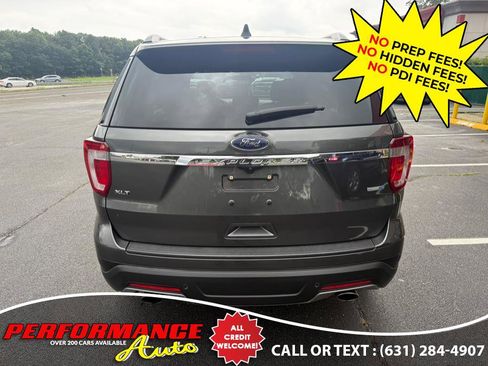 Used 2018 Ford Explorer XLT image 17
