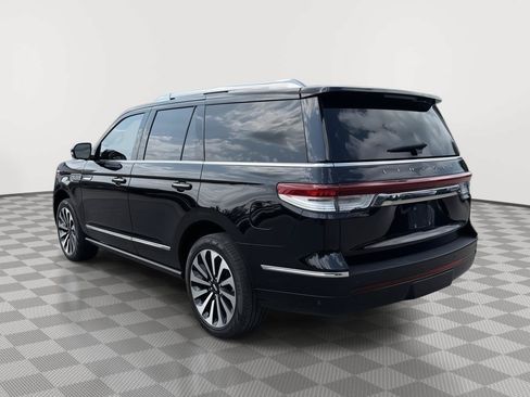 Used 2024 Lincoln Navigator Reserve AWD/4WD image 3