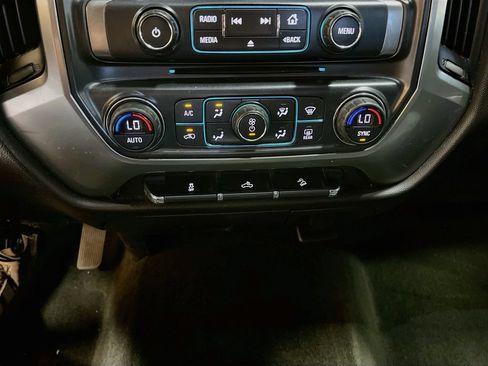 Used 2018 Chevrolet Silverado 1500 LT w/ All Star Edition AWD/4WD image 16