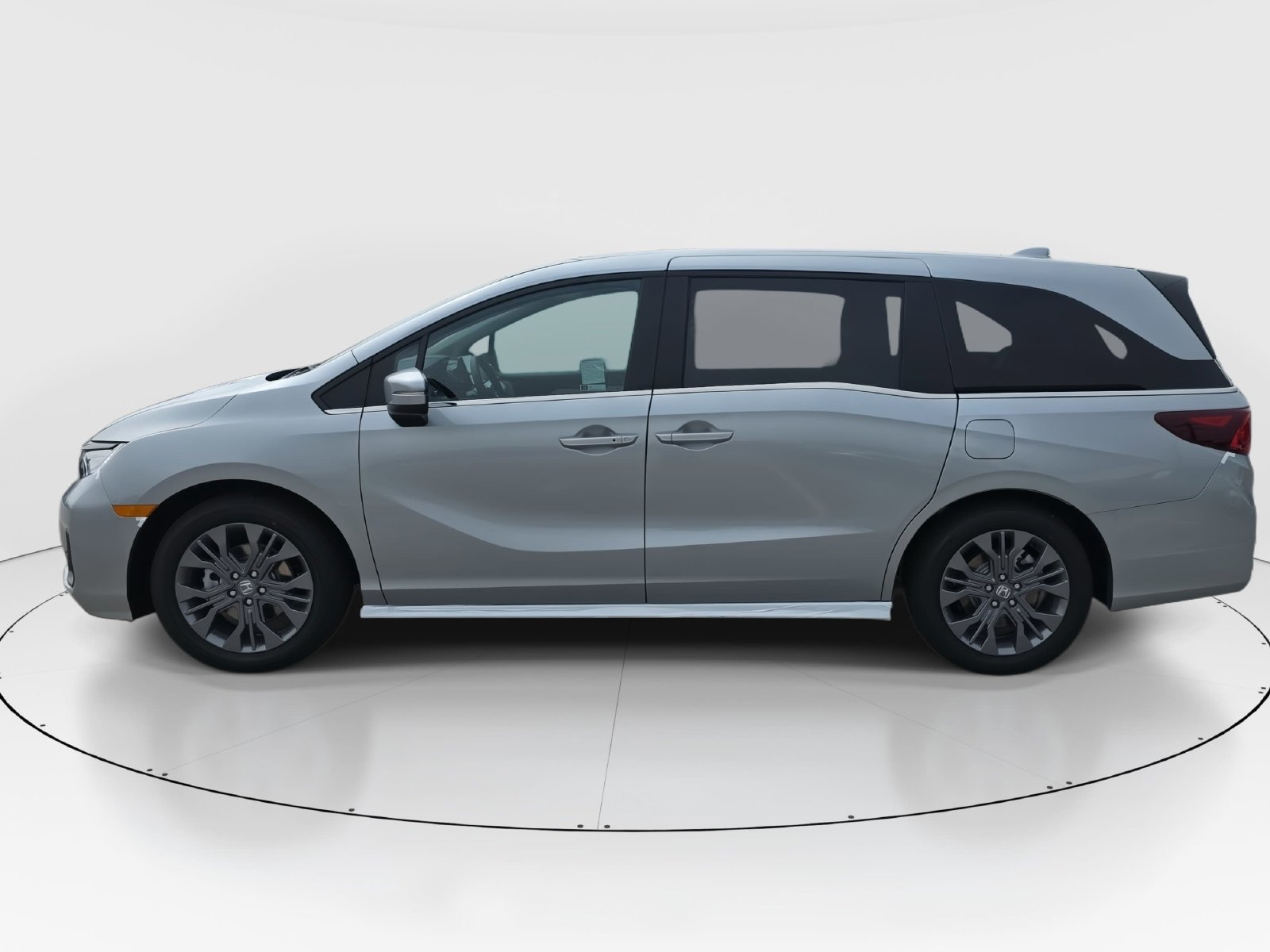 New 2026 Honda Odyssey Touring image 8