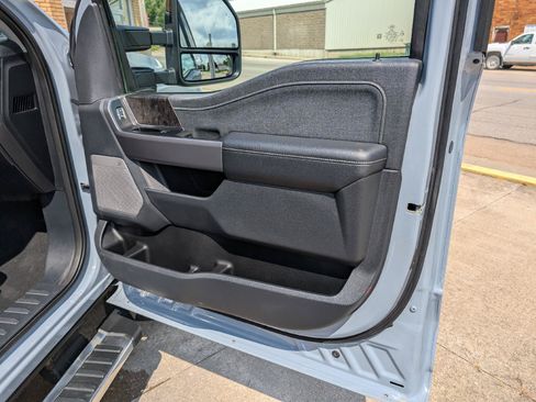 Used 2025 Ford F350 Lariat AWD/4WD image 19