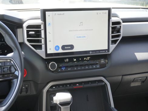 Used 2024 Toyota Tundra Limited AWD/4WD image 18