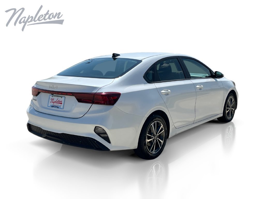 Used 2024 Kia Forte LXS FWD image 5