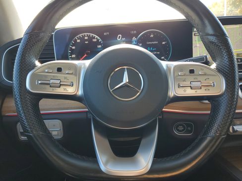 Used 2023 Mercedes-Benz GLS 450 4MATIC image 25