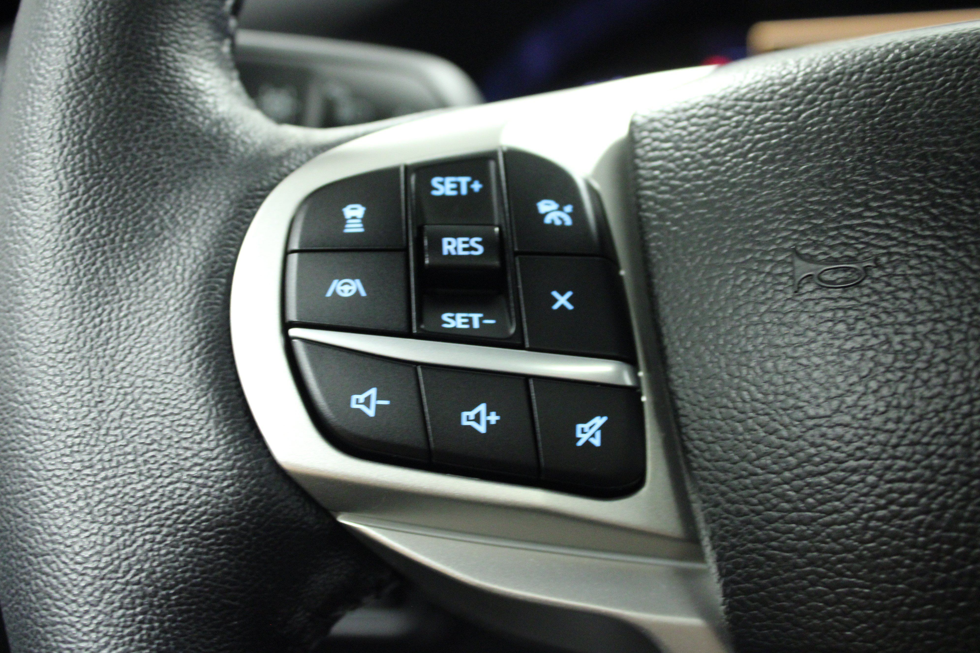 Used 2023 Ford Explorer Limited w/ Limited Technology Package AWD/4WD image 21
