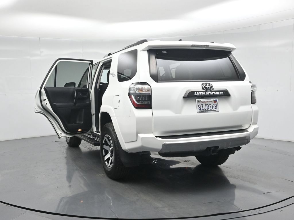 Used 2022 Toyota 4Runner TRD Off-Road Premium AWD/4WD image 34