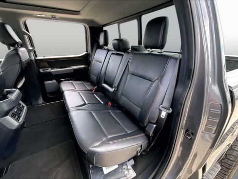 Used 2024 Ford F250 Lariat w/ Lariat Ultimate Package AWD/4WD image 19