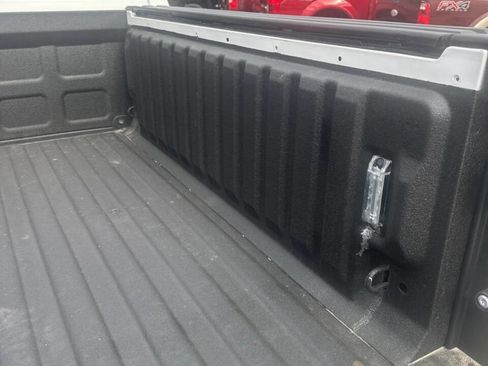 Used 2019 RAM 1500 Tradesman w/ Chrome Appearance Group image 8