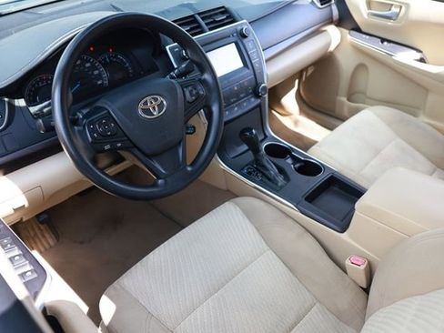 Used 2015 Toyota Camry LE image 6