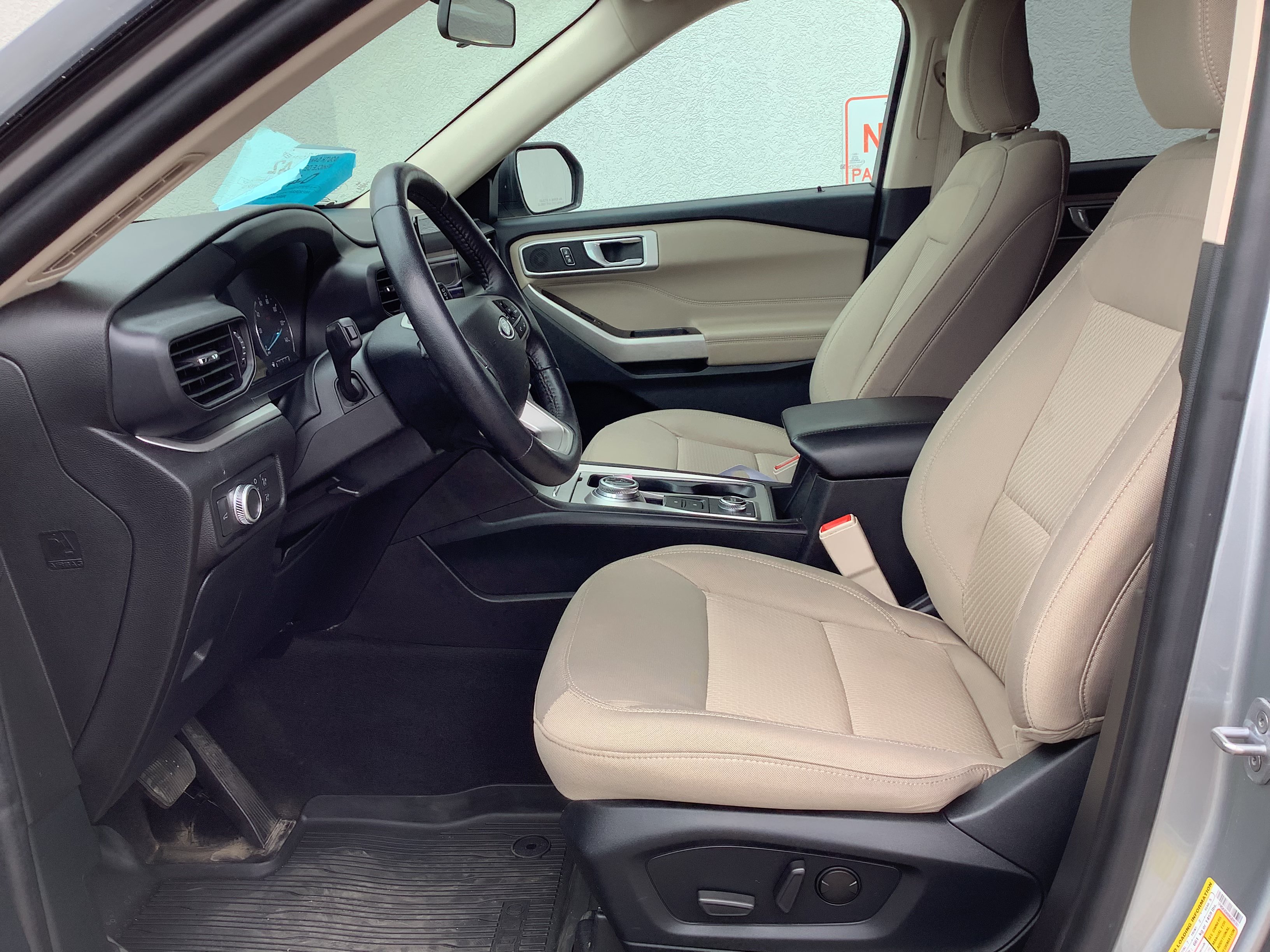 Used 2022 Ford Explorer XLT AWD/4WD image 12