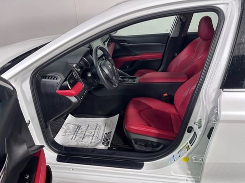 Used 2022 Toyota Camry XSE image 18