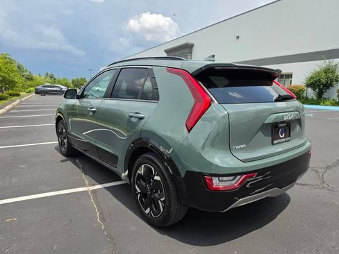 Used 2024 Kia Niro Wave w/ Wave Preserve Package FWD image 10