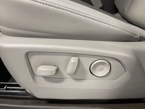 Used 2025 GMC Sierra 1500 SLT w/ SLT Premium Package image 12