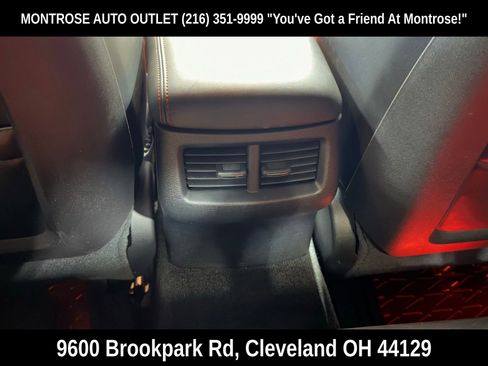 Used 2015 Dodge Challenger R/T Plus image 38