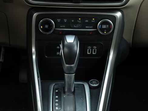 Used 2021 Ford EcoSport SE w/ SE Convenience Package image 14