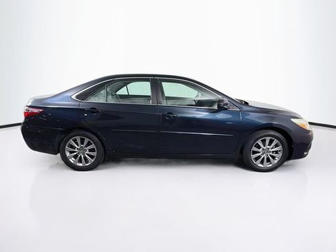 Used 2016 Toyota Camry XLE w/ Moonroof Package FWD image 11