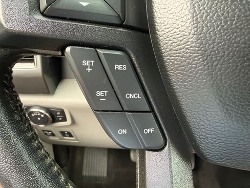Used 2018 Ford F150 XLT w/ Equipment Group 302A Luxury AWD/4WD image 20