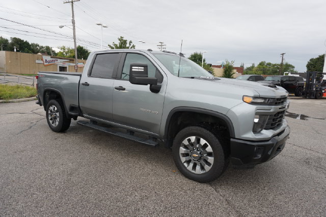 Used 2024 Chevrolet Silverado 2500 Custom w/ Custom Value Package AWD/4WD image 2