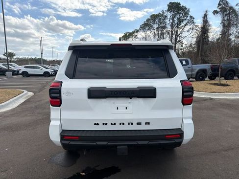 Used 2025 Toyota 4Runner SR5 image 9