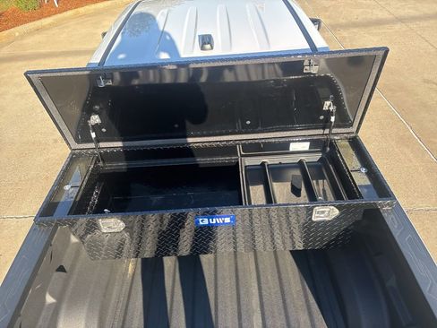 Used 2025 Chevrolet Colorado Z71 w/ Technology Package image 20