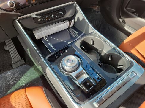 New 2026 Kia Carnival EX FWD image 22