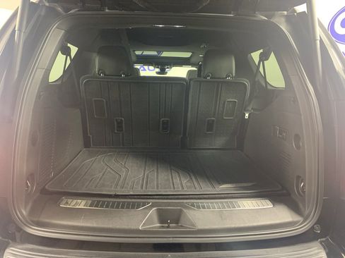 Used 2021 Chevrolet Suburban Premier w/ Premium Package image 37