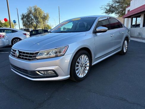 Used 2017 Volkswagen Passat 1.8T SE w/ SE Lighting Package image 3