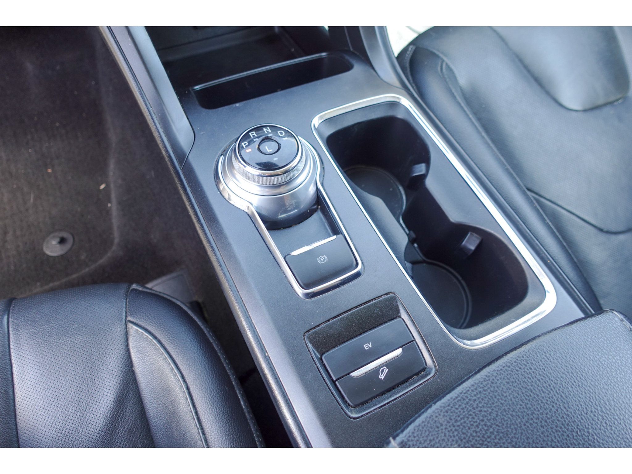 Used 2019 Ford Fusion Energi Titanium FWD image 20
