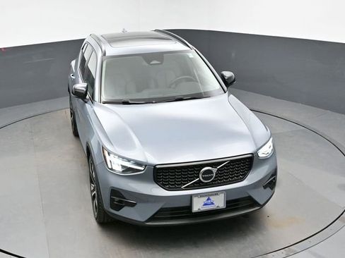 Used 2023 Volvo XC40 B5 Plus w/ Climate Package image 46