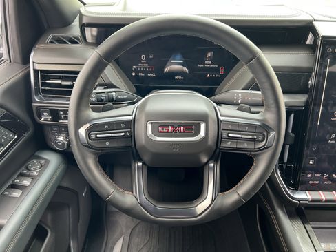 Used 2025 GMC Yukon AT4 w/ AT4 Premium Package AWD/4WD image 31