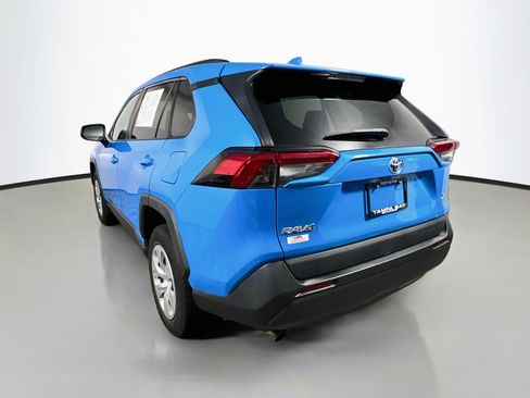 Used 2019 Toyota RAV4 LE FWD image 8