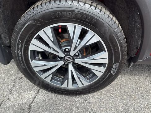 Used 2023 Nissan Rogue SV w/ SV Premium B Package AWD/4WD image 5