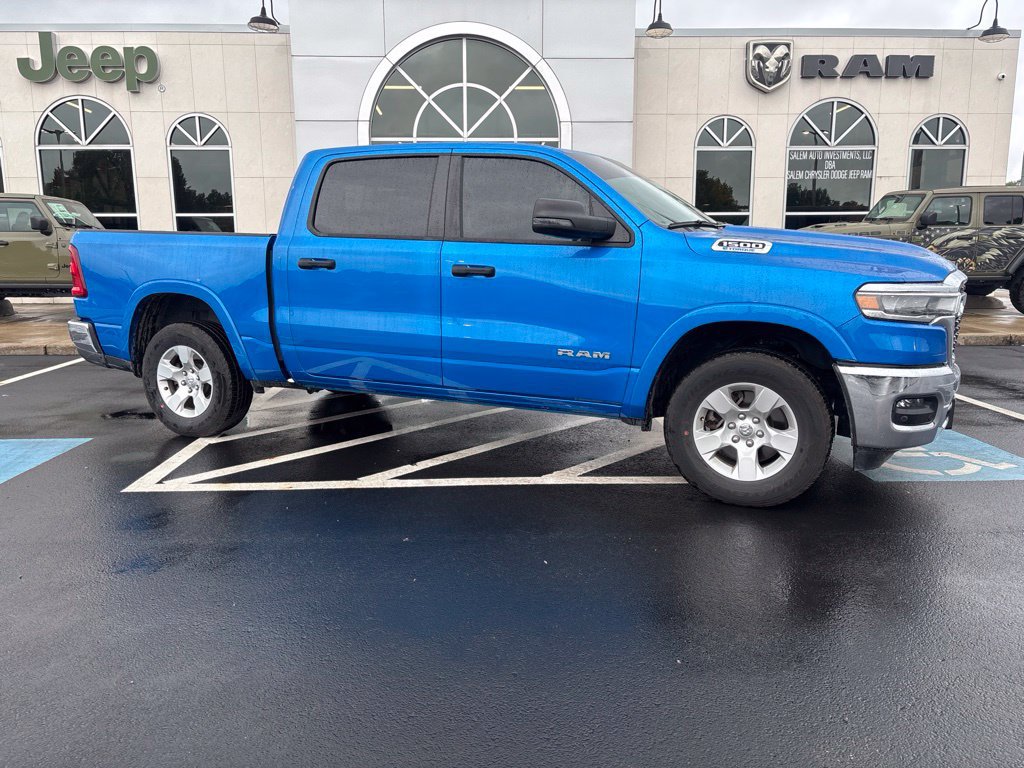 Used 2025 RAM 1500 Big Horn AWD/4WD image 2