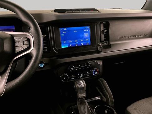 Used 2022 Ford Bronco 4-Door w/ Sasquatch Package AWD/4WD image 6