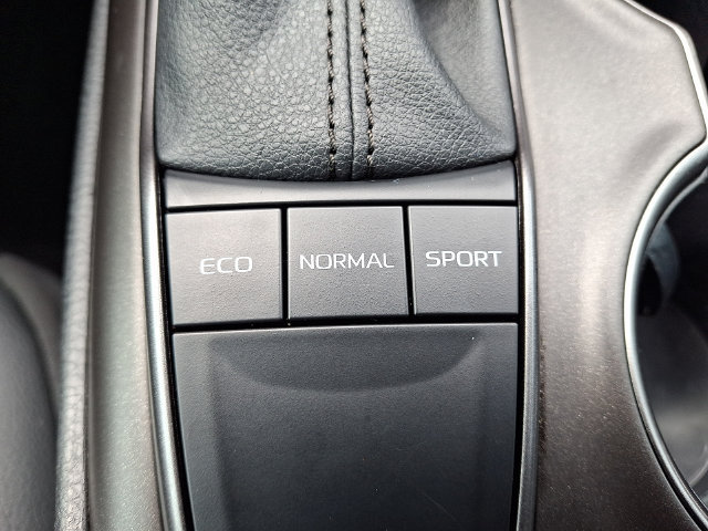 Used 2024 Toyota Camry SE w/ Convenience Package FWD image 22