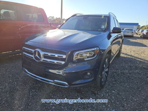 Used 2020 Mercedes-Benz GLB 250 4MATIC image 2