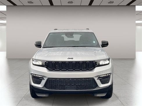 New 2025 Jeep Grand Cherokee Limited w/ Black Appearance Package image 9