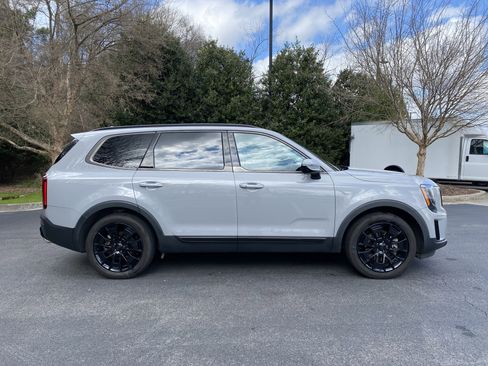 Used 2021 Kia Telluride SX w/ SX Prestige Package image 10