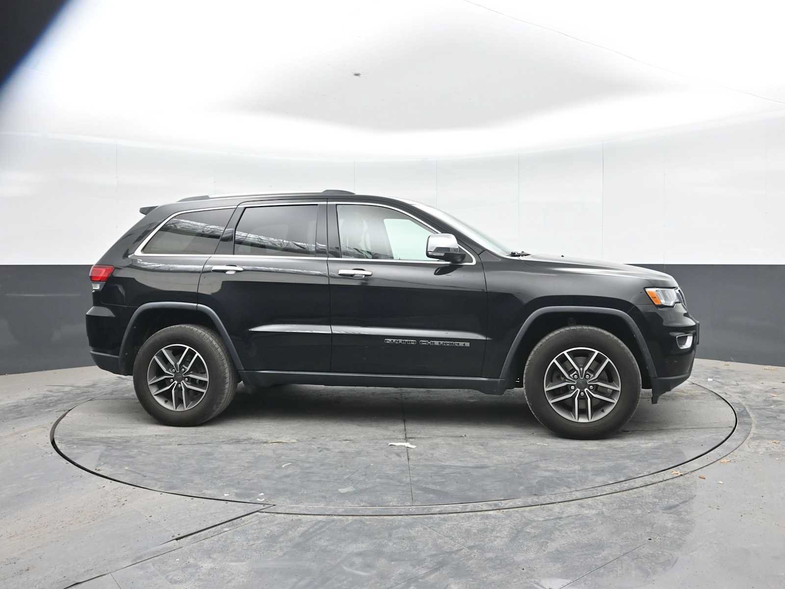 Used 2021 Jeep Grand Cherokee Limited w/ Trailer Tow Group IV AWD/4WD image 9