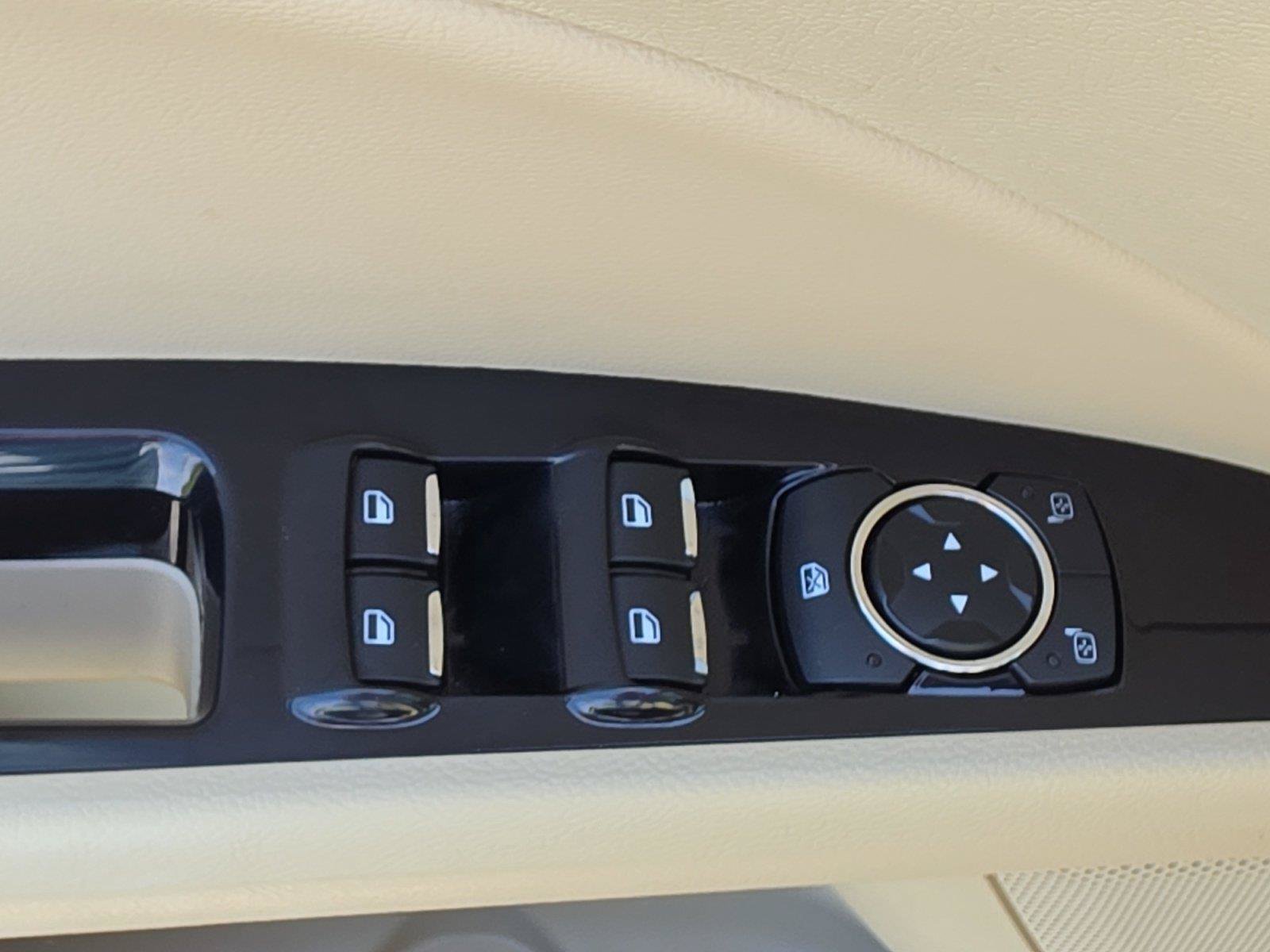 Used 2015 Ford Fusion SE w/ Equipment Group 202A FWD image 17