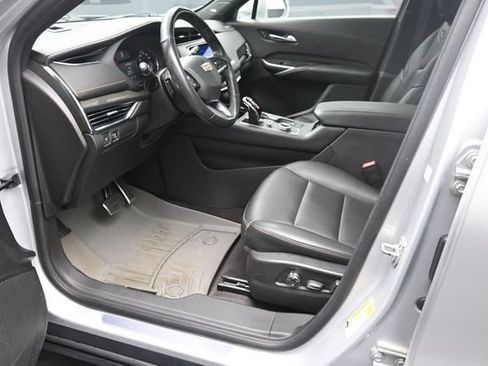 Used 2020 Cadillac XT4 Sport w/ Driver Awareness Package AWD/4WD image 17